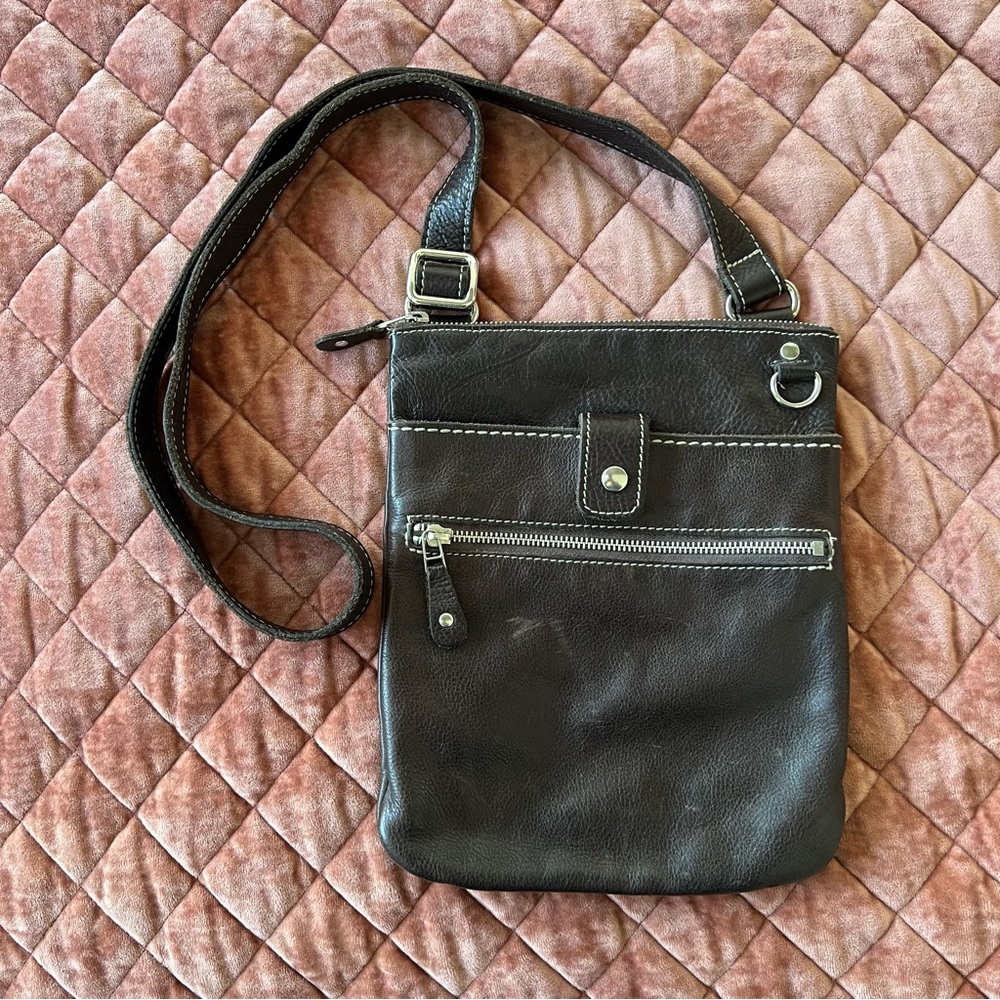 ROOTS Vintage Chocolate Brown Crossbody Leather Bag